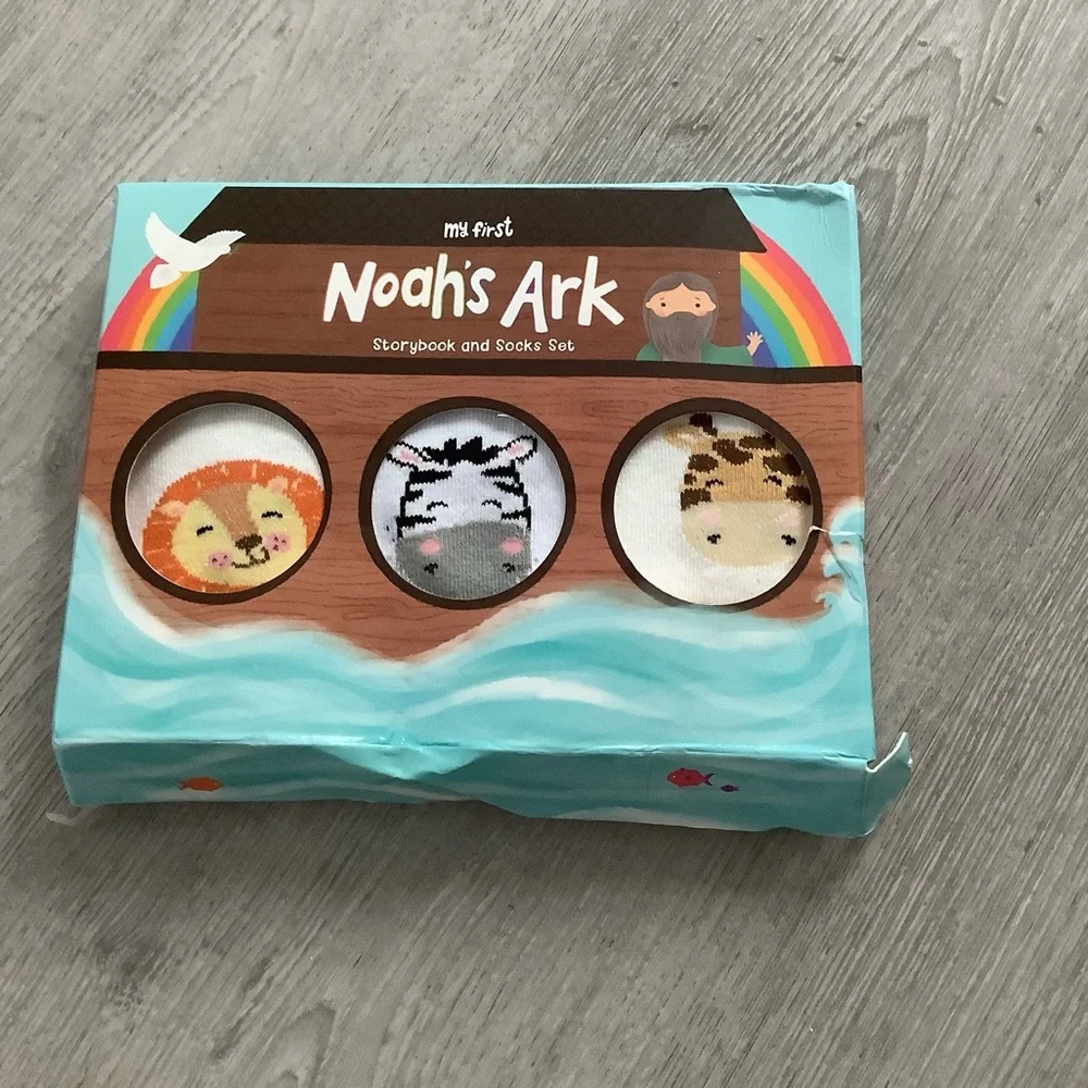 Noah’s Ark Storybook & Socks Gift Set for Infants 0-12🇺🇸